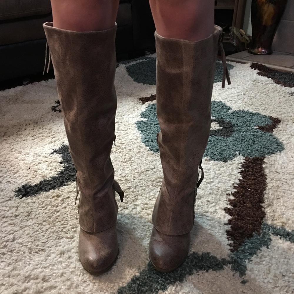 Taupe brown boots